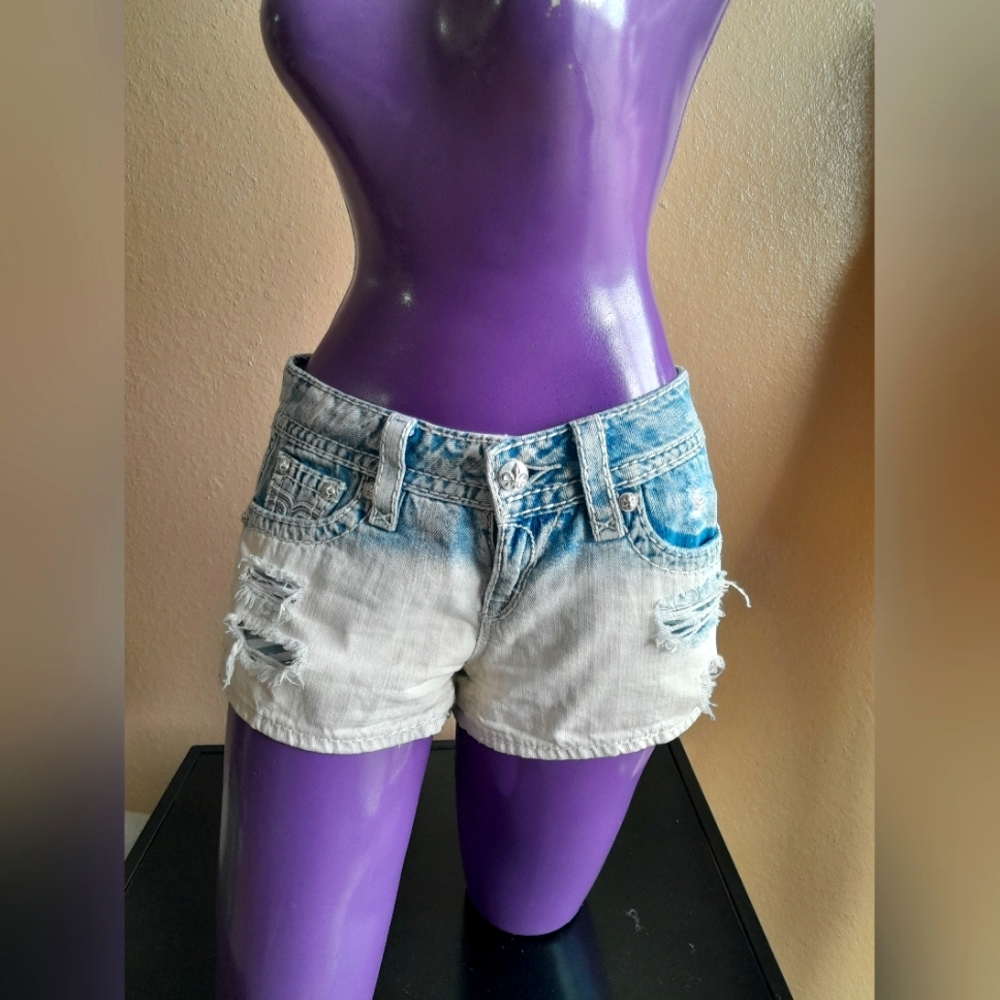 Rock Revival Women's Shorts.Size 27